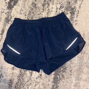 Lululemon Hotty Hot Short 2.5 in